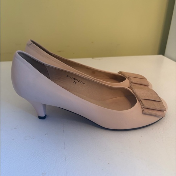 Maud Frizon Women's Beige Bow Flats - Picture 3 of 5